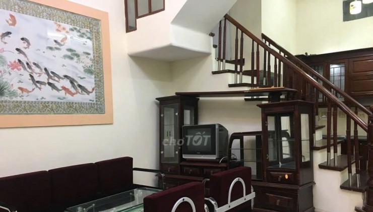 CHO THUÊ NHÀ NGUYÊN CĂN NGÕ THỊNH QUANG, 4 TẦNG, 33M2, 4 NGỦ, MT 4M, 9 TRIỆU